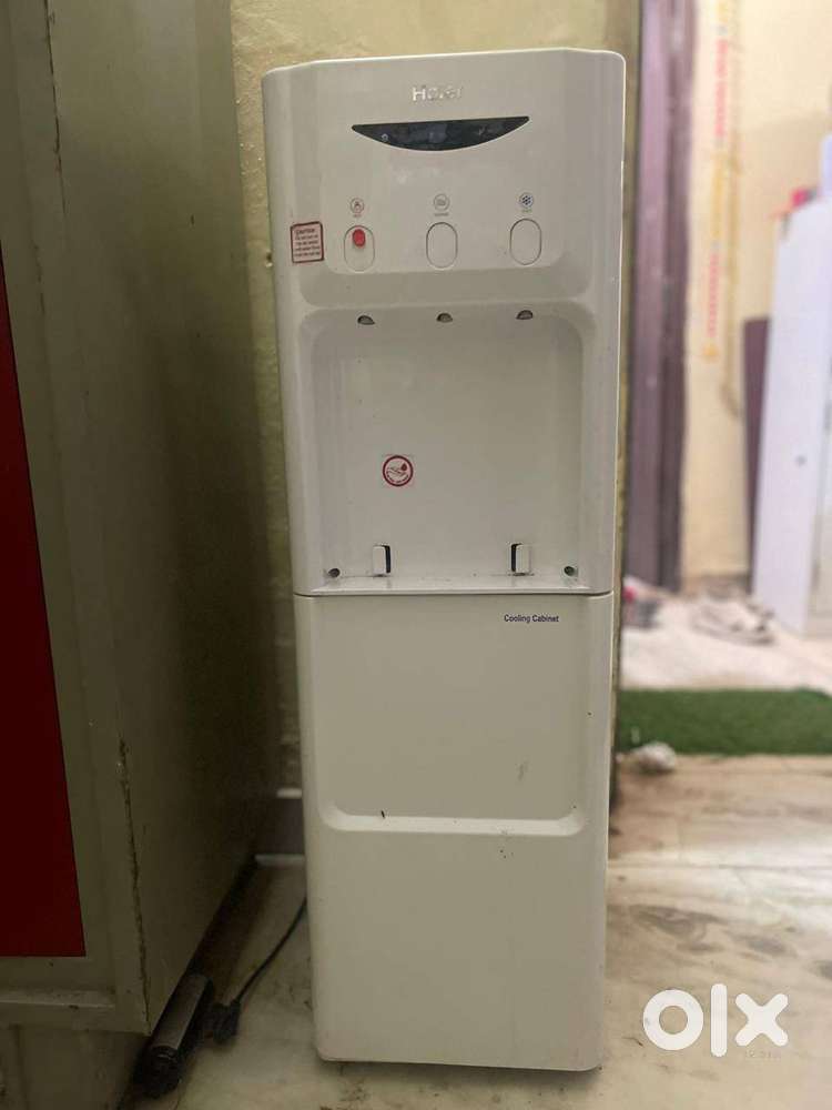 Haier Hot, Cold & Normal Water Dispenser with Mini Fridge – Excellent