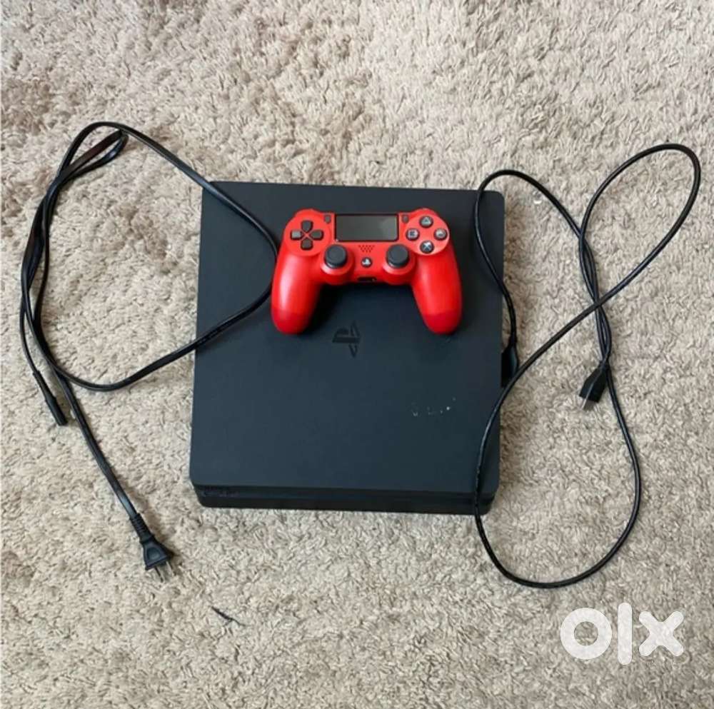 Ps4 Slim 1 TB in excellent condition