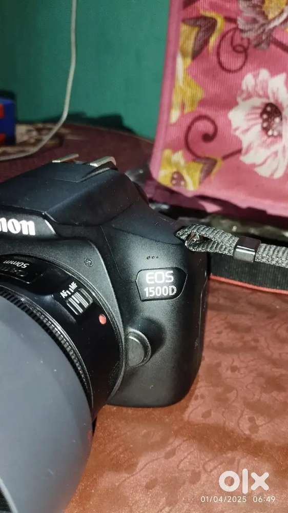 Canon 1500D with 18-55 IS lens