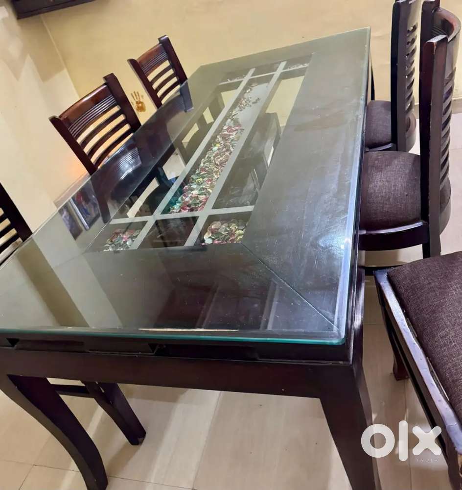 Dining table with 6 chairs