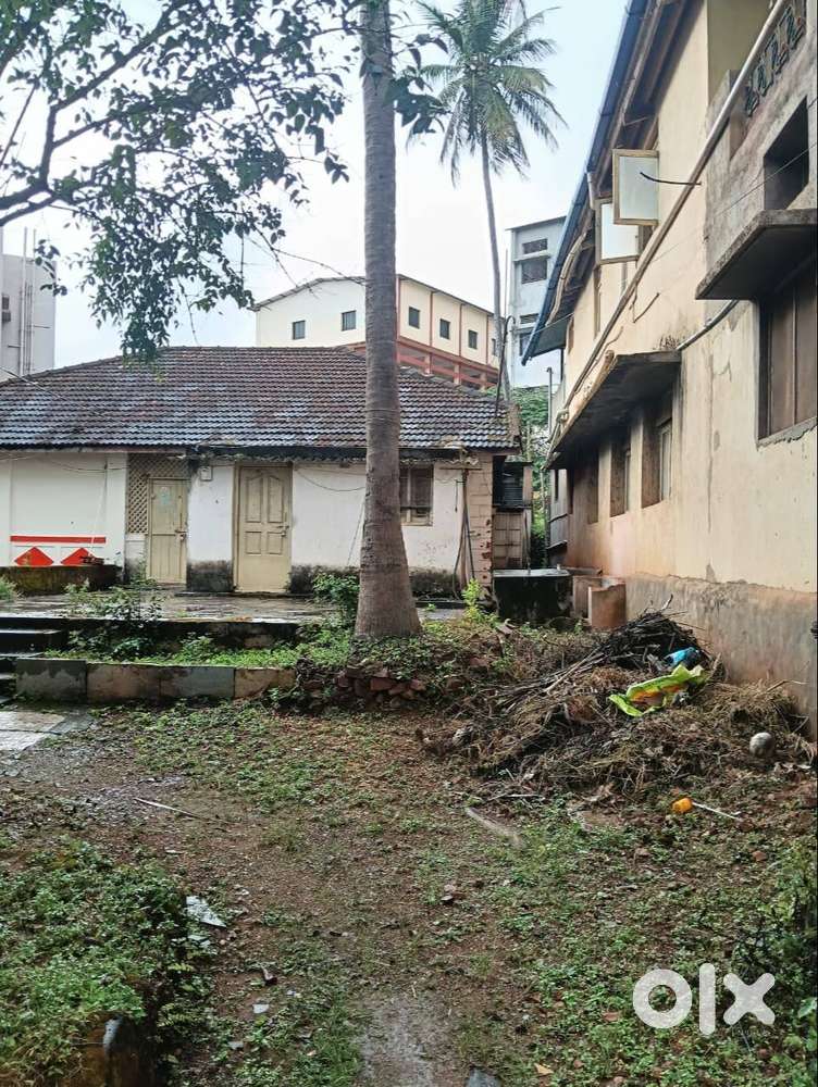 Independent house for sale in heart of city