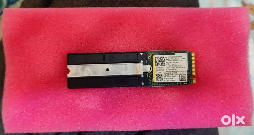 Dell 256GB SSD with 3 cell battery