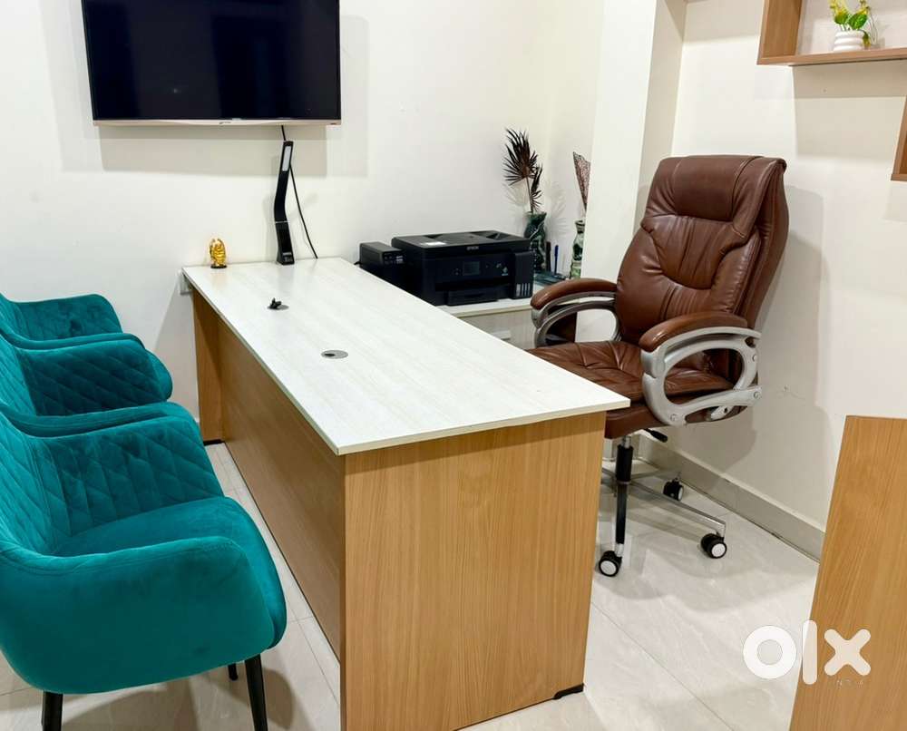 Office furniture/ Computer table/ Almost new