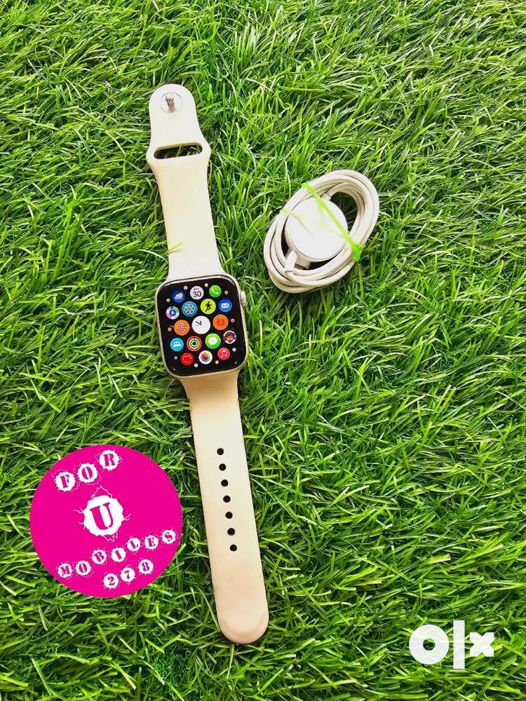 Apple watch se2 45mm Gps model 3 months warranty available charger