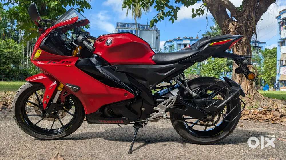 Yamaha R15 version 4