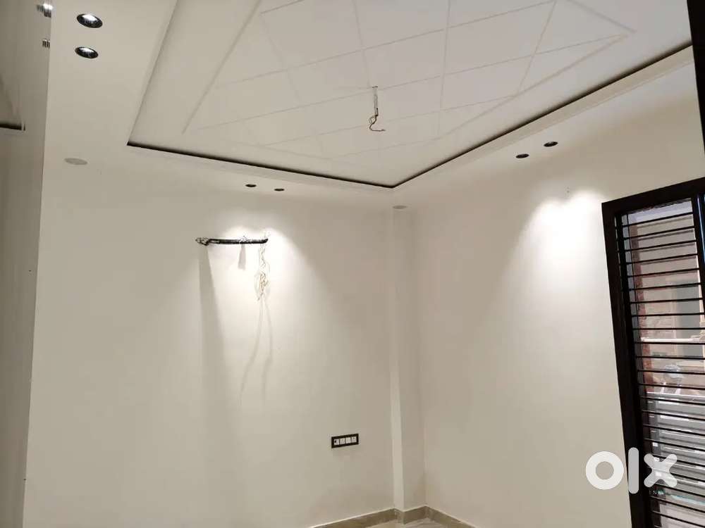 Shastri Nagar E Block, New Booking, L corner