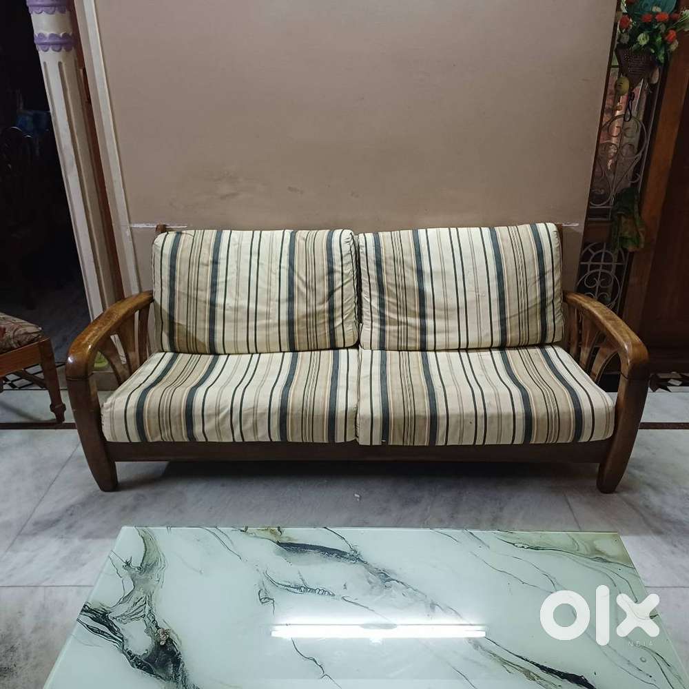 Royal Oak sofa 3+2 American Atlanta wooden sofa.. 2.5 years old