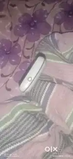 Battery bahut bada hai ek bar charge karne se din bhar chalta hai