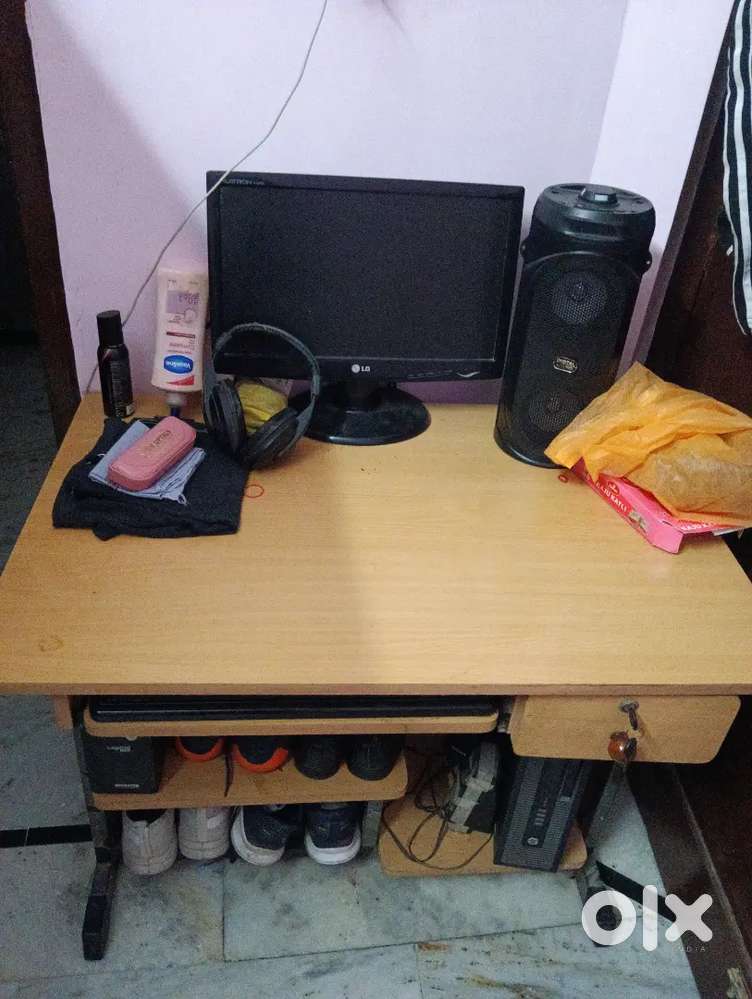 Computer with computer table with chair
