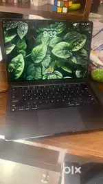 Apple Macbook Air M2 with Magic Mouse