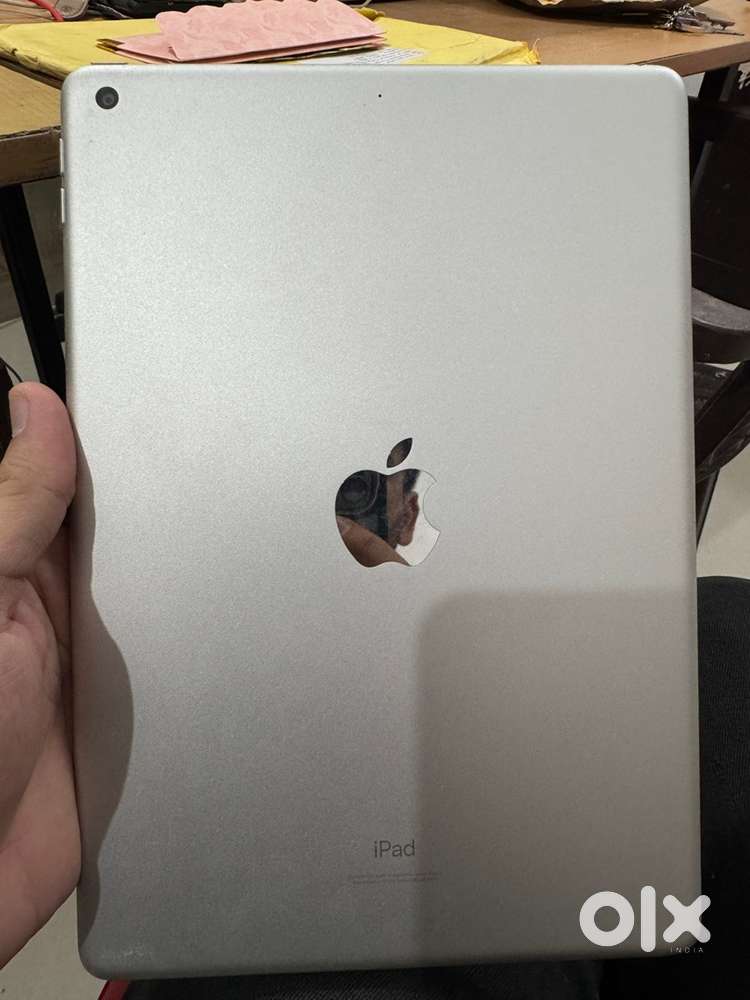 Ipad 9th gen ( new condition ) with charger