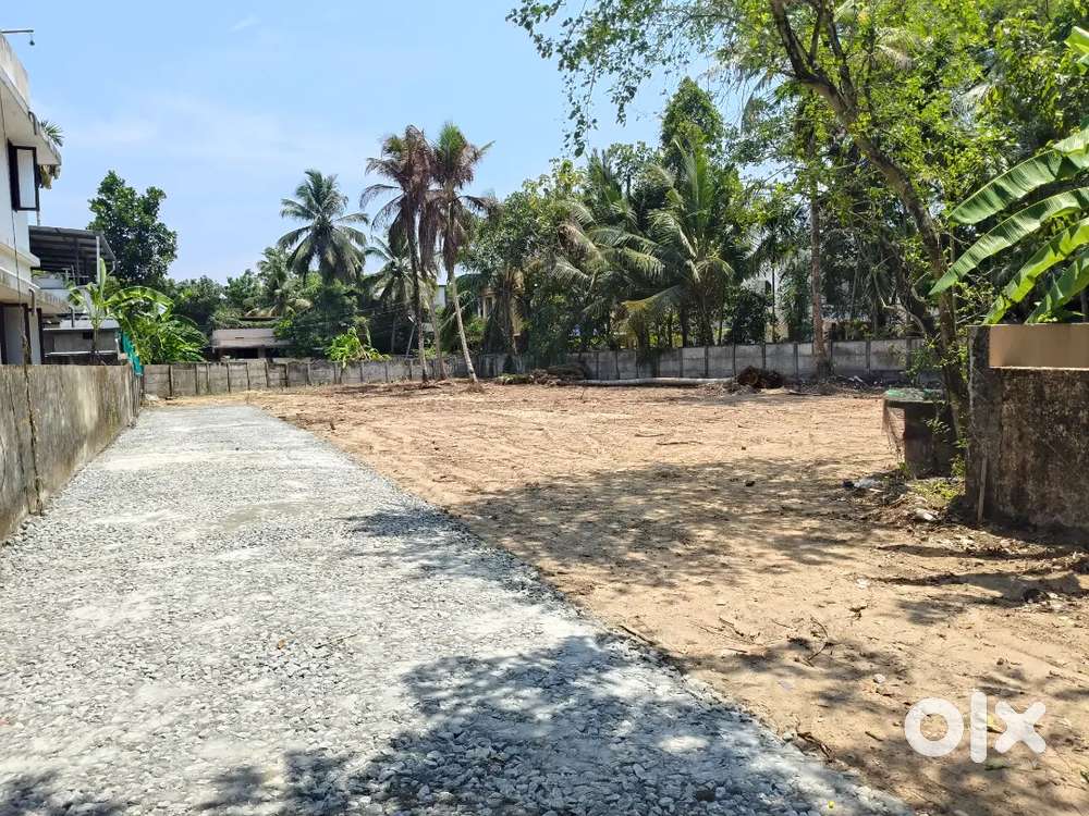 NORTH  PARAVUR TOWN RESIDENCIAL PLOT  6,7 CENT PLOTS,NEAR KSRTC STAND