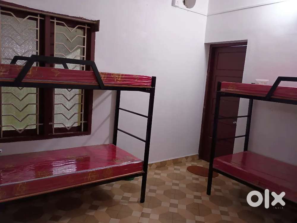 LADIES PG ACCOMODATION