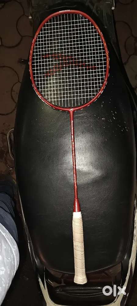 Badminton racket
