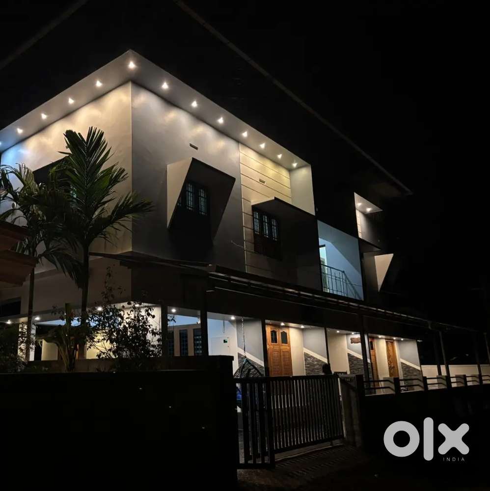 PG available for ladies at Kulappully, Shoranur.