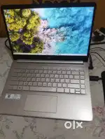 HP14S i3 8gb ram 256gb SSD