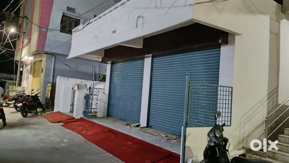 Single Commercial shutter with storage/kitchen room