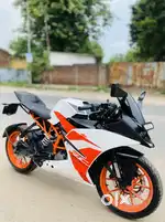 KTM RC 200 ( 99,000 આ બાઈક ઉપર લોન થશે નહીં એટલા માટે રોકડેથી લેવી પડે