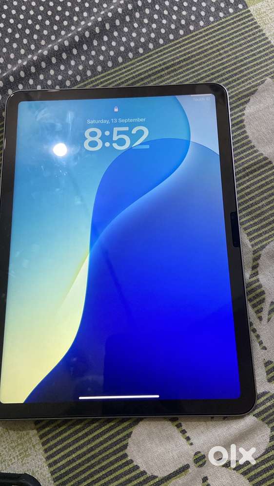 Ipad air m3 128gb 8 days old