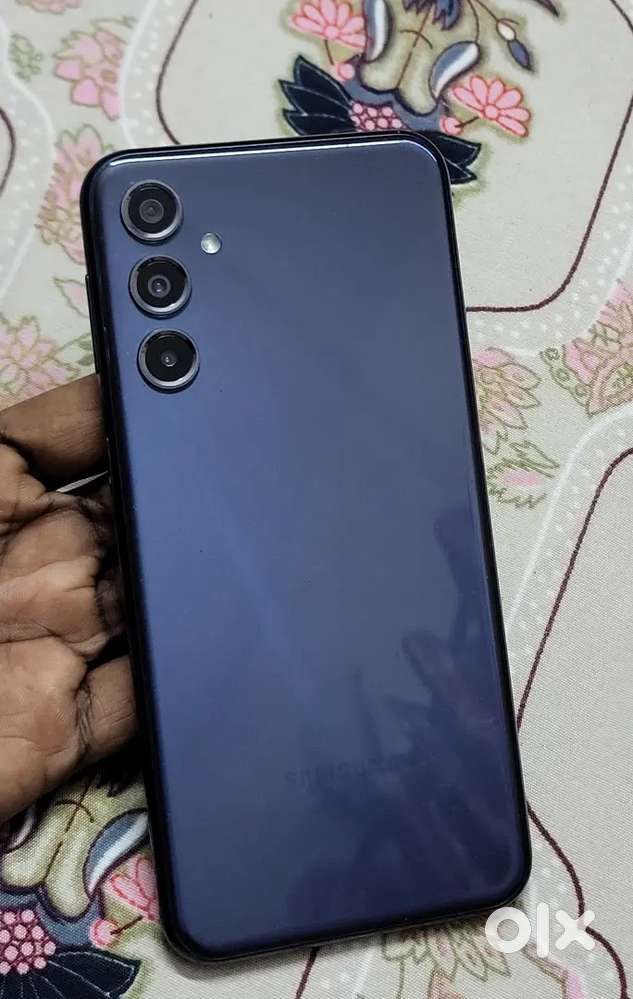 M34 with new display best gaming . No hang