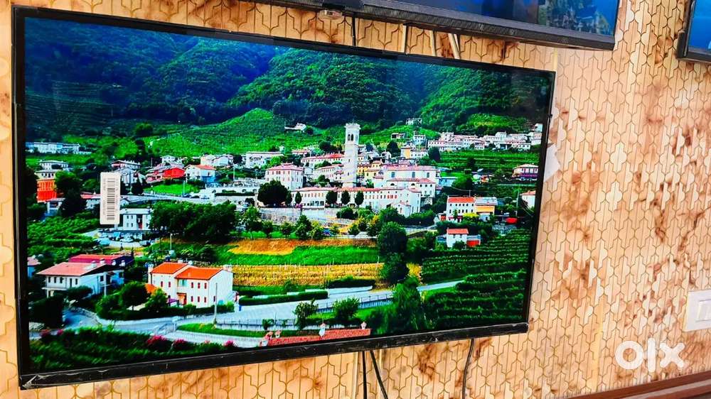 43 Inch Smart LED TV Full HD  Android  Free Wall Mount