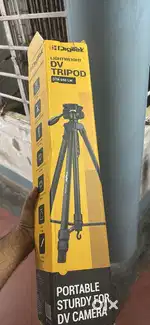 Digitek 67 inch Tripod