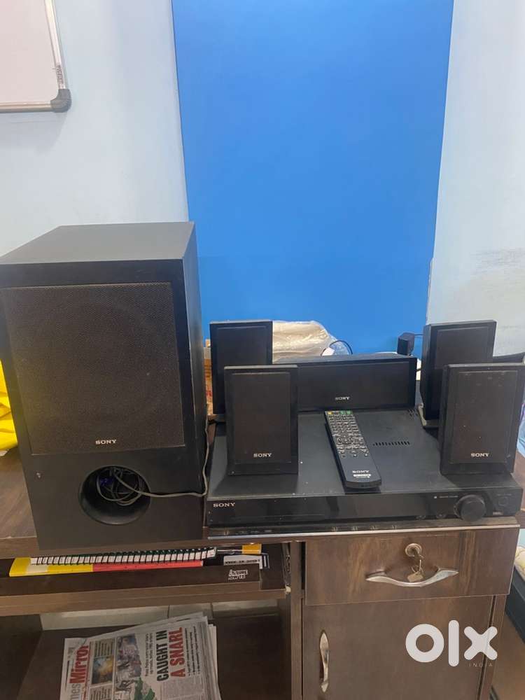 Sony DVD Home Theatre 5.1 , woofer + 5 speakers with Remote