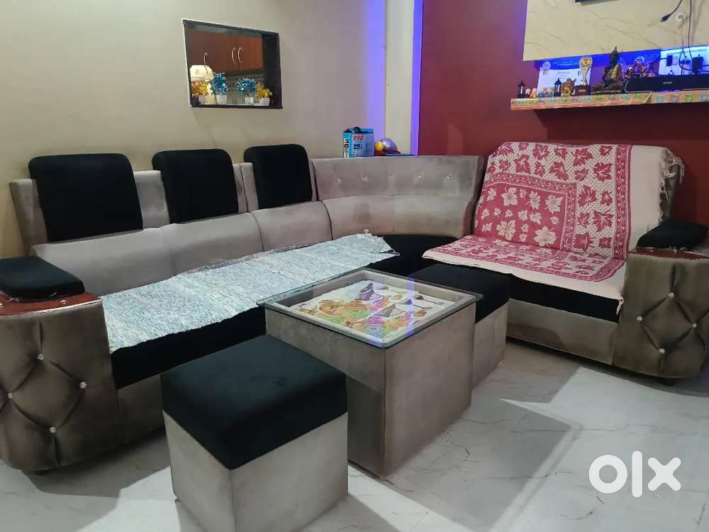SOFA WITH CENTRAL TABLE
