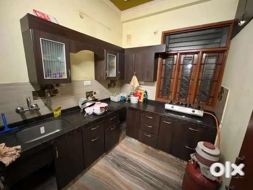 *For girls* 1 room vacant  in 3BHK semi furnished flat