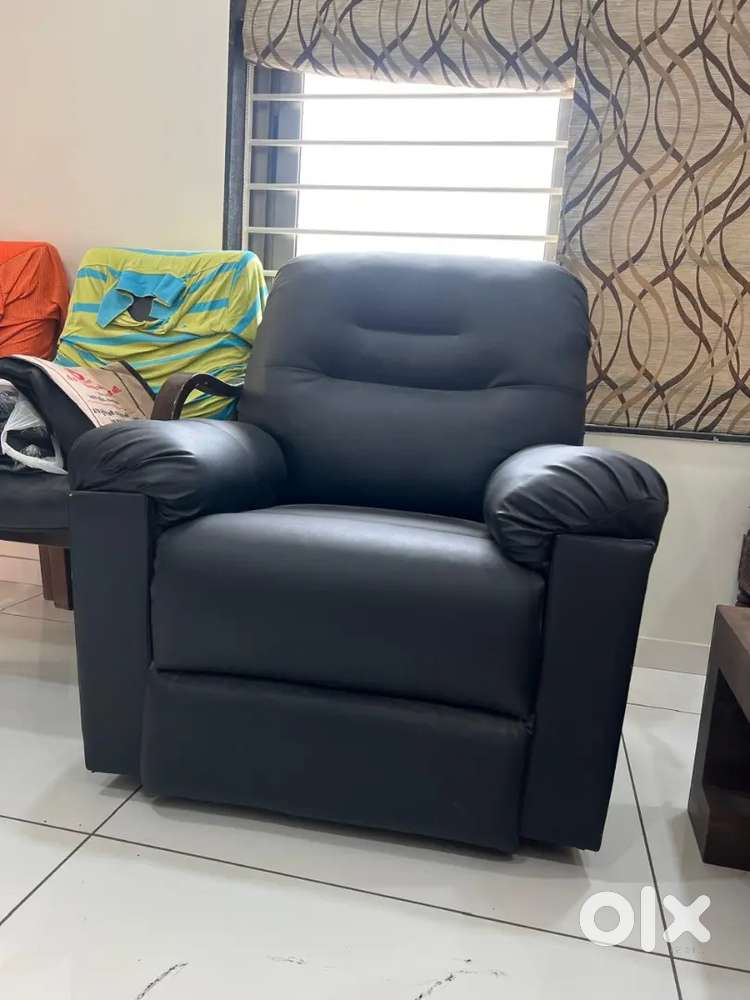RECLINER SOFA