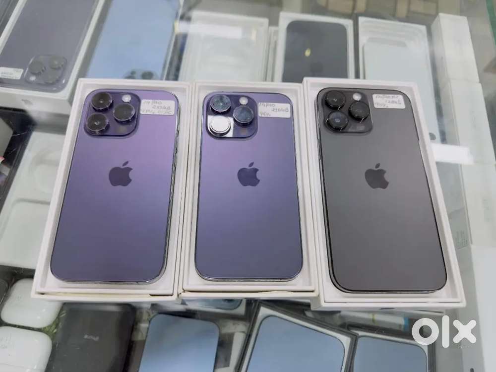 SELLING AN APPLE IPHONE 14 PRO WITH 256GB STORAGE IN DEEP PURPLE COLOR