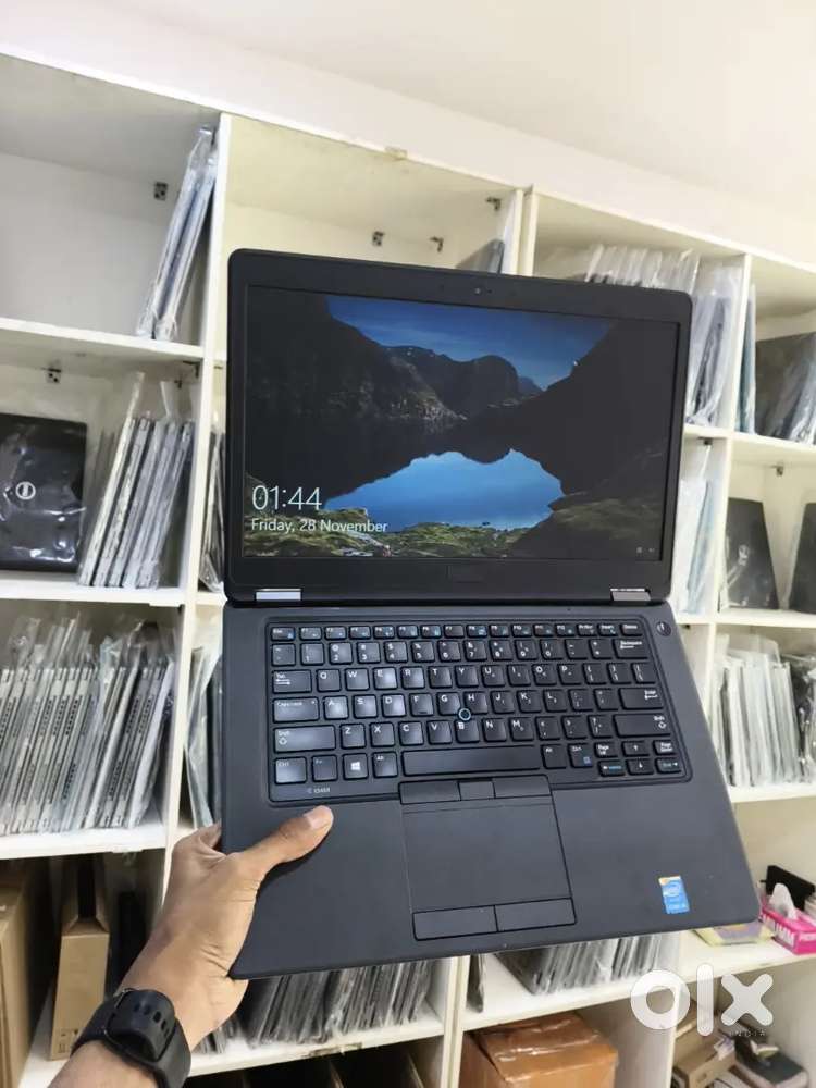 Dell Laptop in Excellent Condition Intel Core i5-5th  8GBRAM 256GBSSD