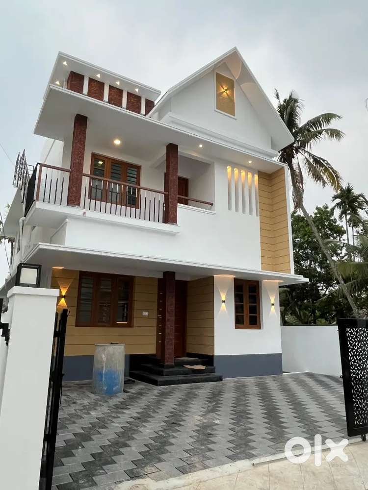 Ekm thripunithura, udayamperoor, kandanadvillas, plots