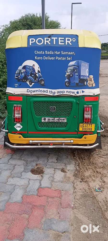 BAJAJ RE CNG IN EXILLENT CONDITION