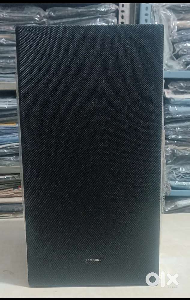 SUMSUNG SOUNDBAR HOME THEATRE