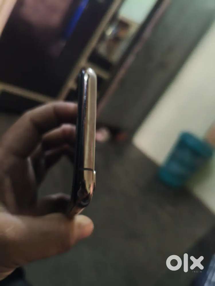 iPhone xs64 gb ,bettry health 80