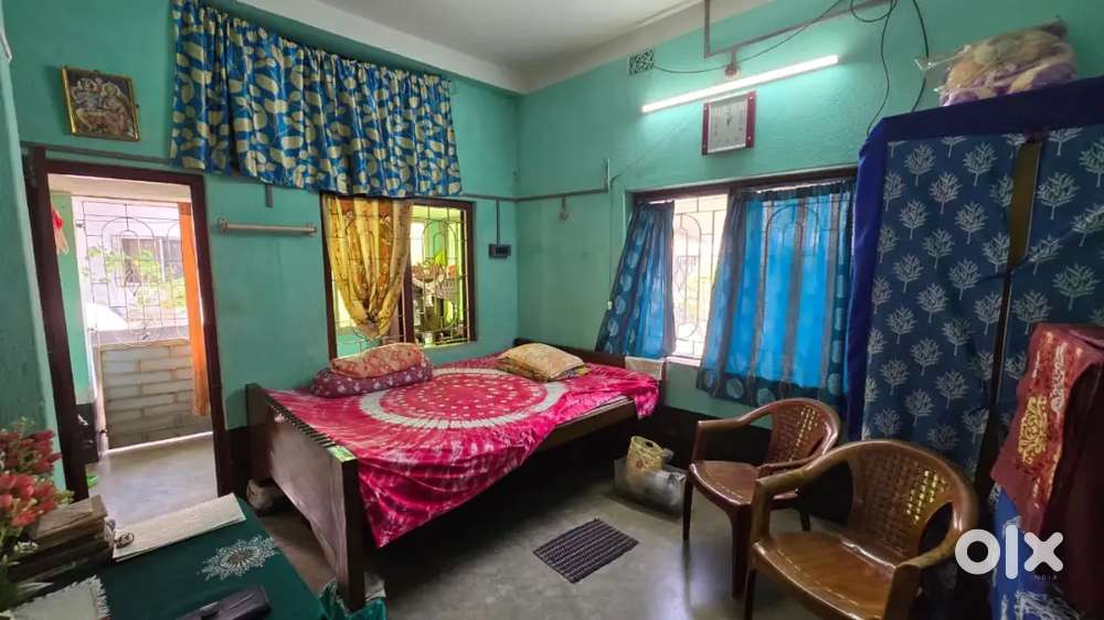 1.5 KATA LAND WITH 1 STORY HOUSE SALE JUST 40 LACS