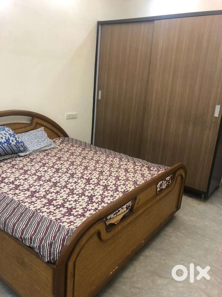 2 room set available and brs Nagar fully furnished