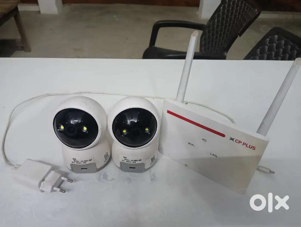 Only few months old Hisafe dom camera with 4g router and Charger