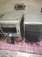 Akai 2000wts speakers with amplifier & Deck with remote