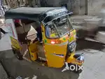 Bajaj auto rickshaw LPG GAS very good condition