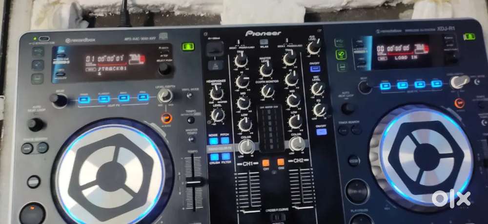 Pioneer ddj r1all in one cansol with original box