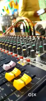 Soundcraft efx 12 chennal mixer