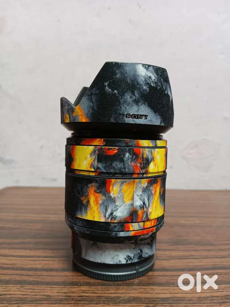 Sony e Mount lens 28-70 f4 full frame 1 year old no used