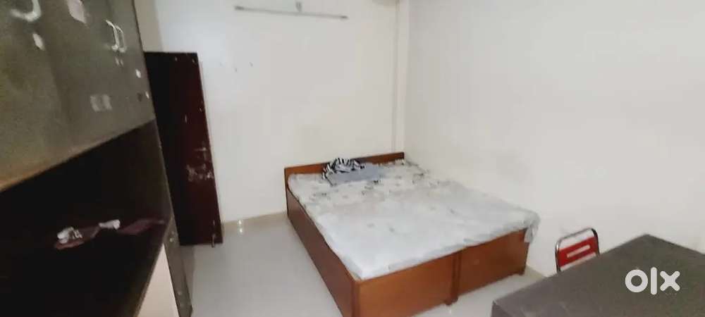 Room  For Rent Near Bombay Hospital Only For Boys
