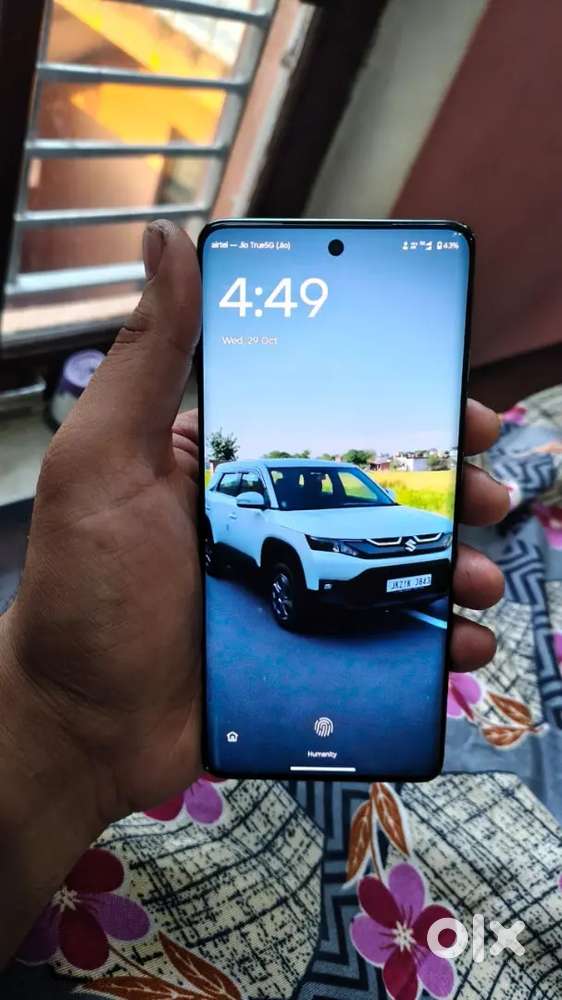 Edge 60 pro { 12-256 } Mint condition only 10 days old