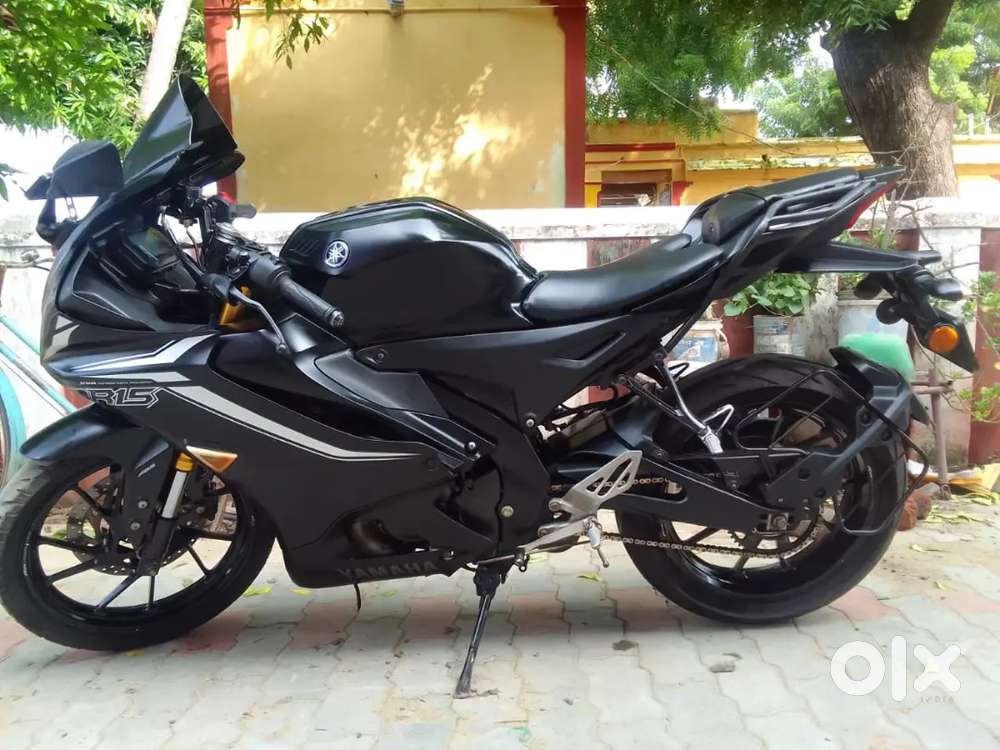 Yamaha R15 V4