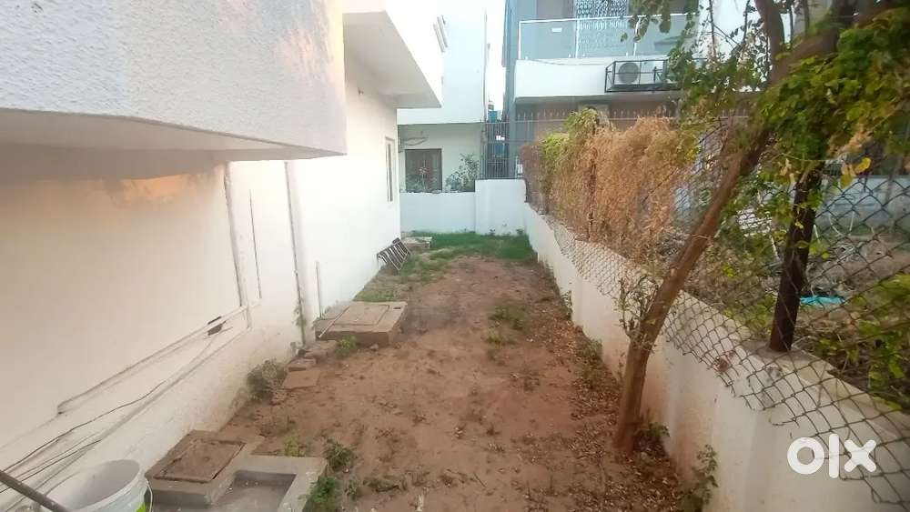 1614sqft plot 3bhk duplex for sale nr hl party plot iscon vasna