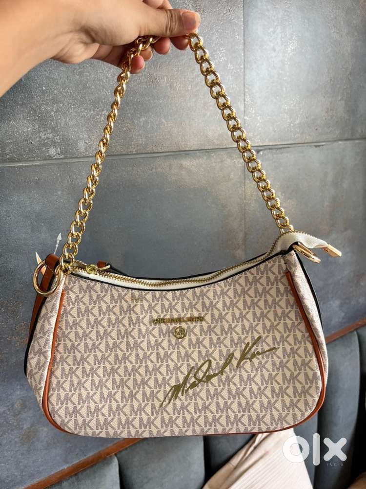 Michael kors signature shoulder bag