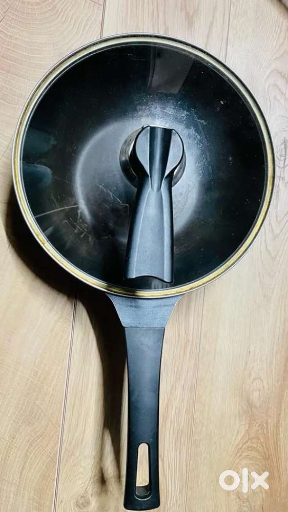 Diamond pan , spatulas , etc all in mint condition